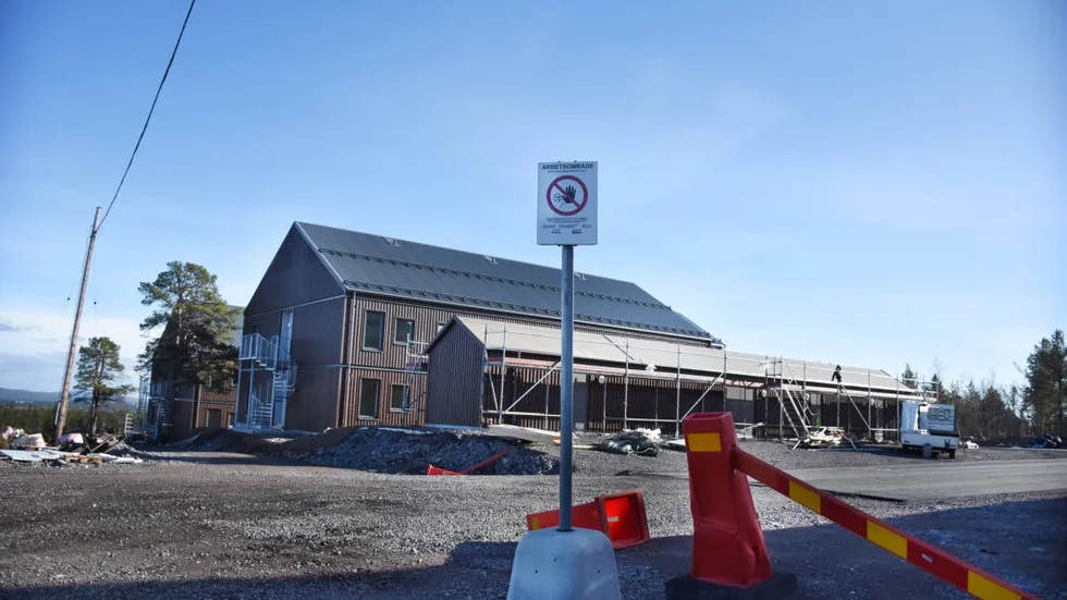 BYGGARBETSPLATS. Hyresvärden Svenska studenthus ger dem som redan flyttat in ekonomisk kompensation just för att byggnadsarbete förtfarande pågår i området.