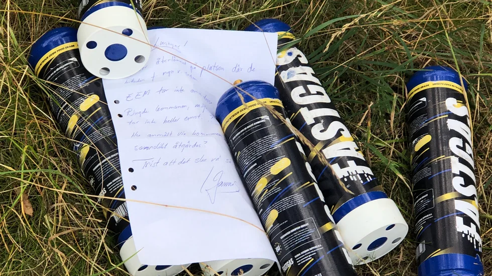 Några av 6 lustgastuber kastade