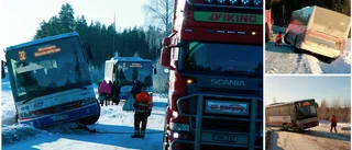 Morgonbussen hamnade i diket – fick bärgas upp på vägen igen