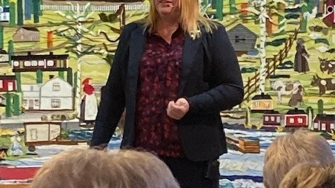 Regionrådet Camilla Friberg (S) redogjorde för läget i vården.            