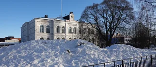 Nämnden stoppar flera skolbesparingar