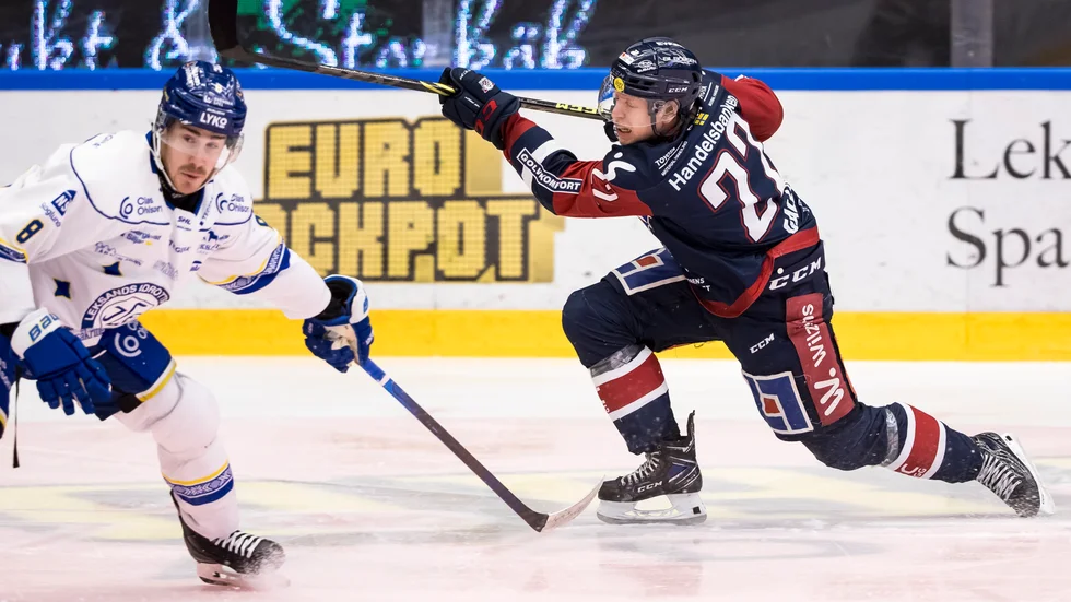 Vilmos Gallo spräckte sin egen nolla för säsongen, men fick inte jubla efter en efterlängtad seger. Leksands John Quenneville avgjorde i straffläggningen där LHC missade sina tre chanser.