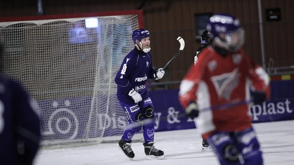 Magnus Bengtsson tror att det kommer bli en tuff match mot Köping där det viktigaste är att hålla tätt i försvaret.