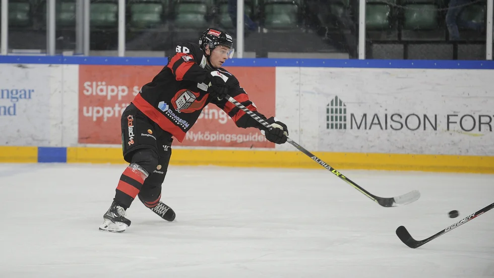 Nyköpings SK och Alexander Stensson föll klart mot Väsby.