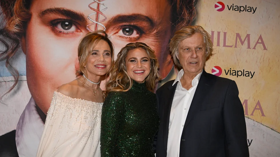 Lena Olin, Tora Hallström och Lasse Hallström på premiären av filmen "Hilma".Arkivbild.