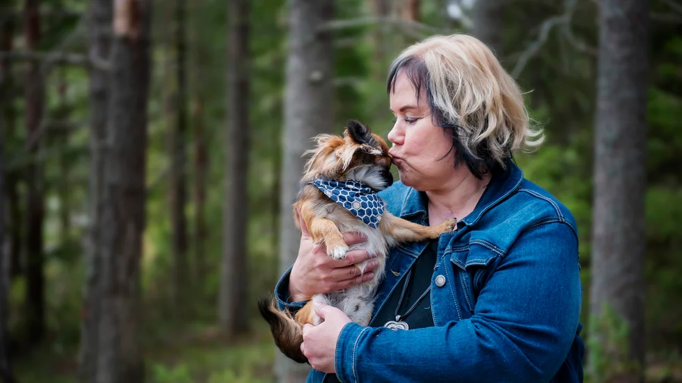 Under rehabiliteringstiden skaffade sig Anki valpen Viggo som kom att bli viktig för henne.