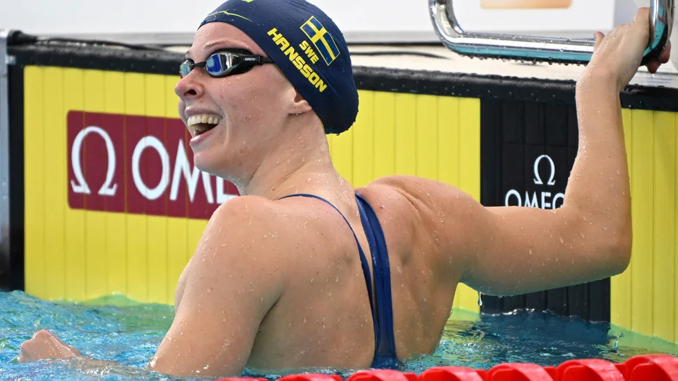 Louise Hansson efter att ha simmat snabbast i individuella 100 meter medley i kortbane-VM i Melbourne.