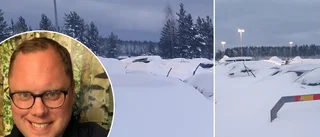 Hundratals bilar helt översnöade på Skellefteå Airport – efter helgens snökanoner: ”Många gav upp och beställde taxi”