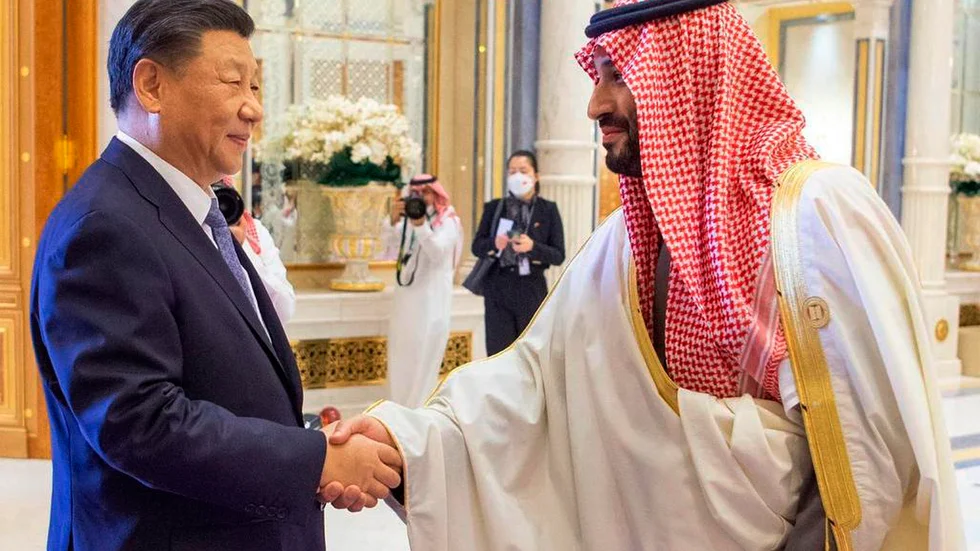President Xi Jinping välkomnas av prins Mohammed Bin Salman.
