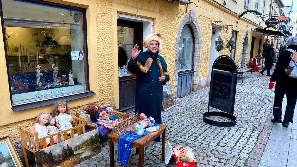 Maj-Britt Andersson, 94, har stängt sin butik Ögontröst i Vadstena efter 26 år.