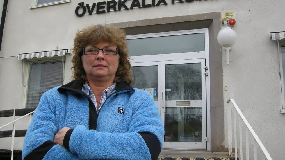 Birgitta Persson (S), kommunalråd i Överkalix, är starkt kritisk till det oväntade varslet.
