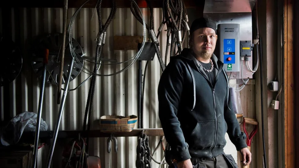 BRA BETALT. Mikael Bäckström arbetar som elektriker, oftast under jord i Kirunagruvan. Det har 		       han gjort senaste fem åren. ”Det är bättre lön här uppe”, säger han.