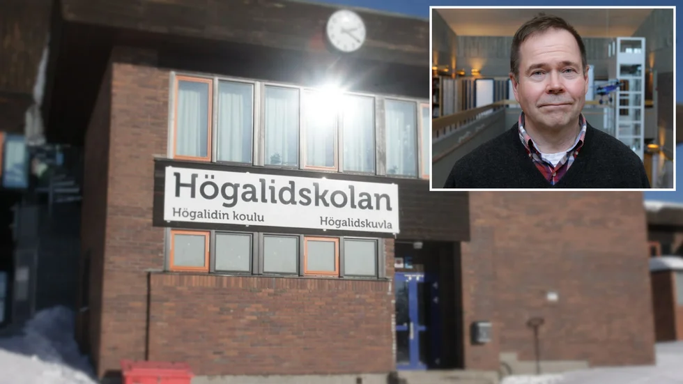 Anders Karlsson menar att elever genom att läsa och skriva mer skulle kunna bli bättre på att skilja på när man ska använda "de" och "dem" i en mening.