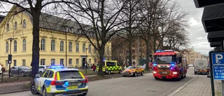 Rökutveckling i centrala Linköping – stort räddningspådrag på platsen