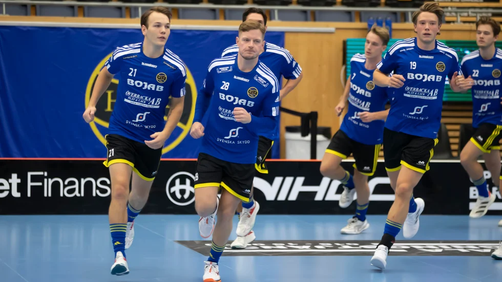 Isak Bengtsson, t v, och Adam Nilbrink, t h, förlänger båda sina kontrakt med Hagunda till 2025.