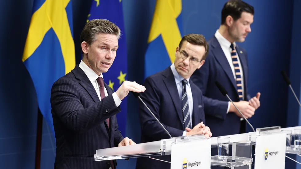 Försvarsminister Pål Jonson (M), statsminister Ulf Kristersson (M) och bistånds- och utrikeshandelsminister Johan Forssell (M) presenterar ökat stöd till Ukraina.