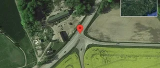 Olycka på väg 953 - helt stopp i ett körfält