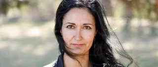 Hotad av nazister och rasister • UNT:s Sakine Madon ger ut bok om rätten att häda 