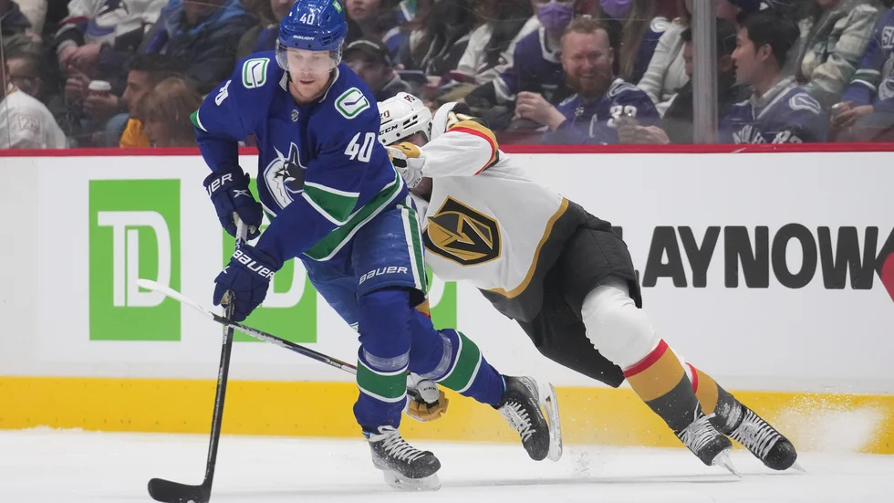 Elias Pettersson storspelade i Vancouvers 5–4-seger efter förlängning hemma mot Vegas.