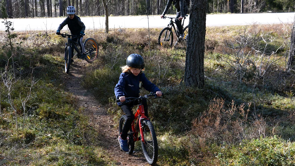 Insändarskribenterna vurmar för cykelsporten i småorterna.