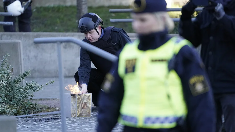 Rasmus Paludan, partiordförande för Stram Kurs, på Frölunda torg. 