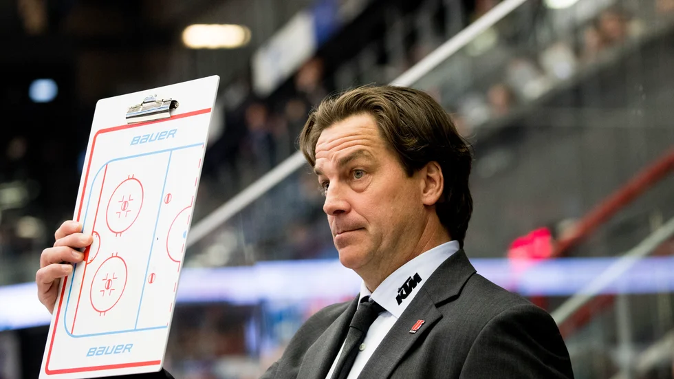 Petri Liimatainen under sin tid som tränare i Örebro. Arkivbild.