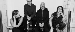 Grabben från Hemse bakom rosat punkband