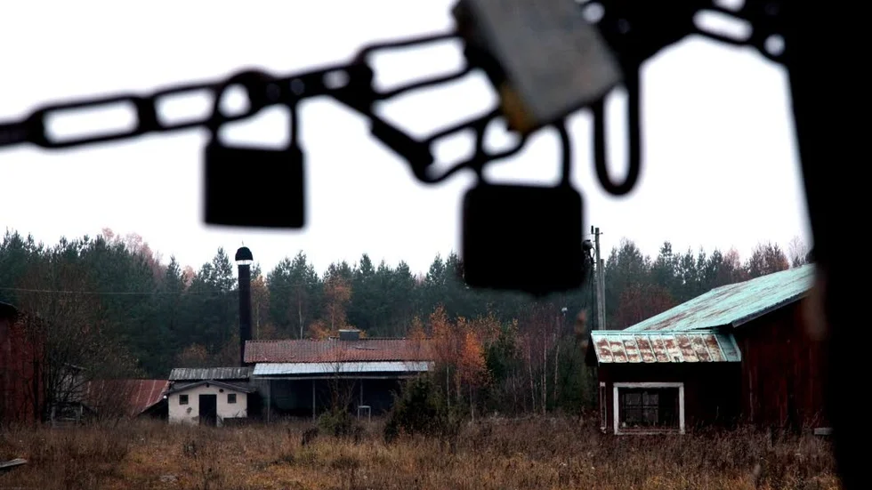 Region Gotland måste överta fastigheten i Vall om saneringen av Södervägs brädgård ska komma igång. Innan dess kan Naturvårdsverket inte bevilja statligt stöd.