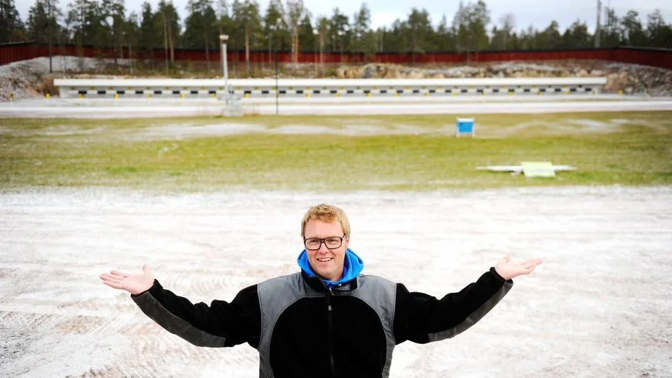 På g. under måndagen hade Glenn Robarth och hans arbetskamrater en genomgång inför de kommande dagarnas aktivitet - snötillverkning. Om kylan håller i sig så kan Luleåborna räkna med en kortare skidslinga om några dagar.