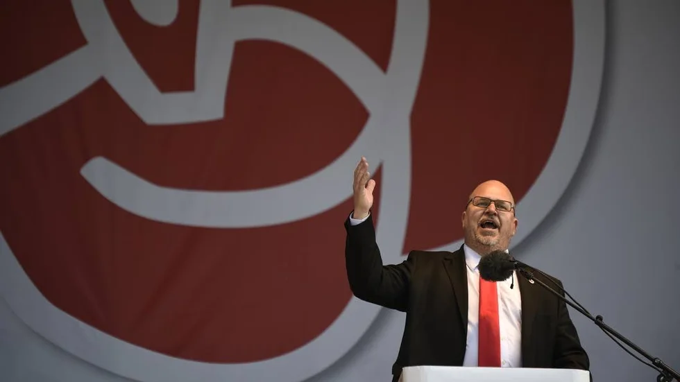 Trots minskad stöd är Socialdemokraterna ännu klart största parti bland LO-förbundens medlemmar. På bilden Karl-Petter Thorwaldsson ordförande för LO.