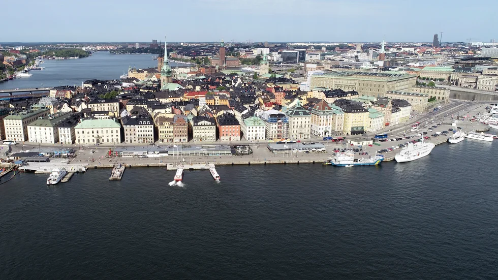Gamla stan och Skeppsbron i centrala Stockholm blir sannolikt en av platserna där gående och bilister får räkna med begränsad framkomlighet till följd av kommande veckas arrangemang. Arkivbild.