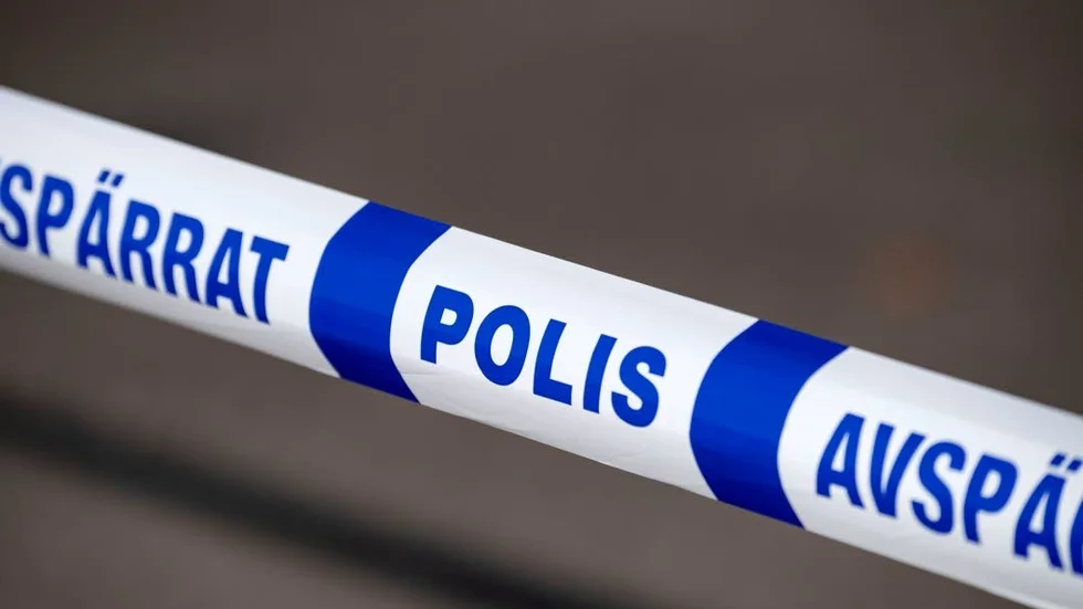Tio boende har fått flytta ut ur ett kommunalt gruppboende på grund av en misstänkt mordbrand.