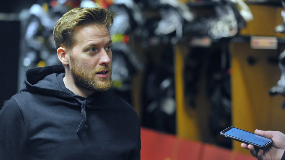Linus Omark förlänger kontraktet med Geneve-Servette.