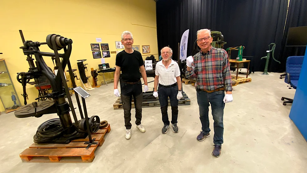 Äntligen är det dags att öppna nya Bahco-museet. Christer Löthegård, Kjell Hansson och Stig L. Lundh jublar.