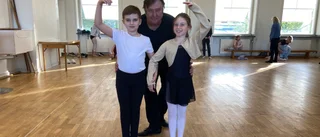 Duo från balettskolan i Strängnäs dansar vidare: Läraren hyllas: "Han lyfter alla"