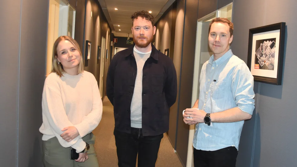 Moa-StinaLindström, Julian Cullinan och Joel Lindgren är tre av de anställda på Skellefteföretaget Mindforce Game Lab som är i final i Techarenan Challange 2022.