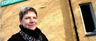 Hon slutar efter 19 år som chef på "kassan"