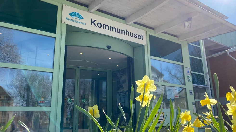 Motala kommun ska spara pengar genom förbättrad service.
