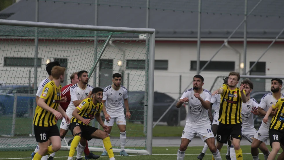 IFK Uppsala spelar sin första säsong i division 2 på över 100 år. Med elva matcher spelade har laget resultatraden 3-5-3.