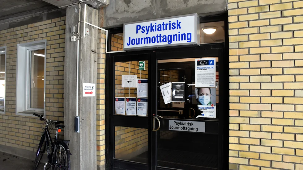 De anställda på Psykiatriska kliniken vid Gällivare sjukhus skriver här ett öppet brev till den nye verksamhetschefen som de menar lyssnat in dem för dåligt om den rådande arbetsmiljön.