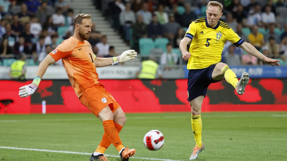 Joel Andersson startade mot Slovenien i Nations League, mot Serbien kan han få chansen från start igen. Arkivbild.
