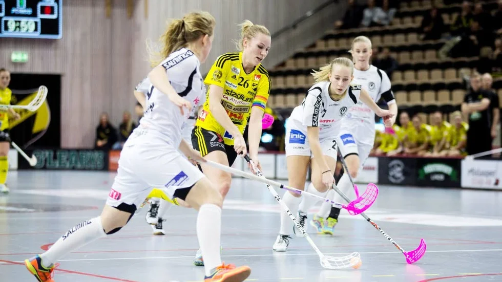 DAGS FÖR RETUR. Täby blir nöten för kaptenen Olivia Ruthströms Endre att knäcka i kvartsfinalserien.
