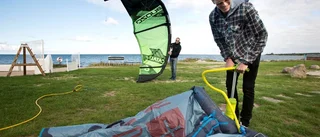 Surfare oroas av kiteförbud
