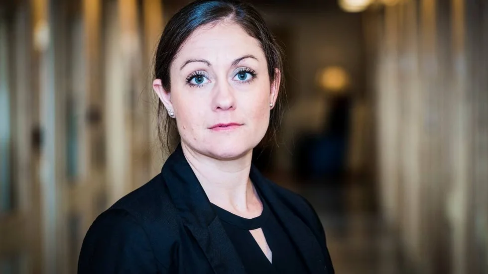 Bevis. Kammaråklagare Klara Dahlström har en deger bevisning. Bland annat inspelade hotelser.