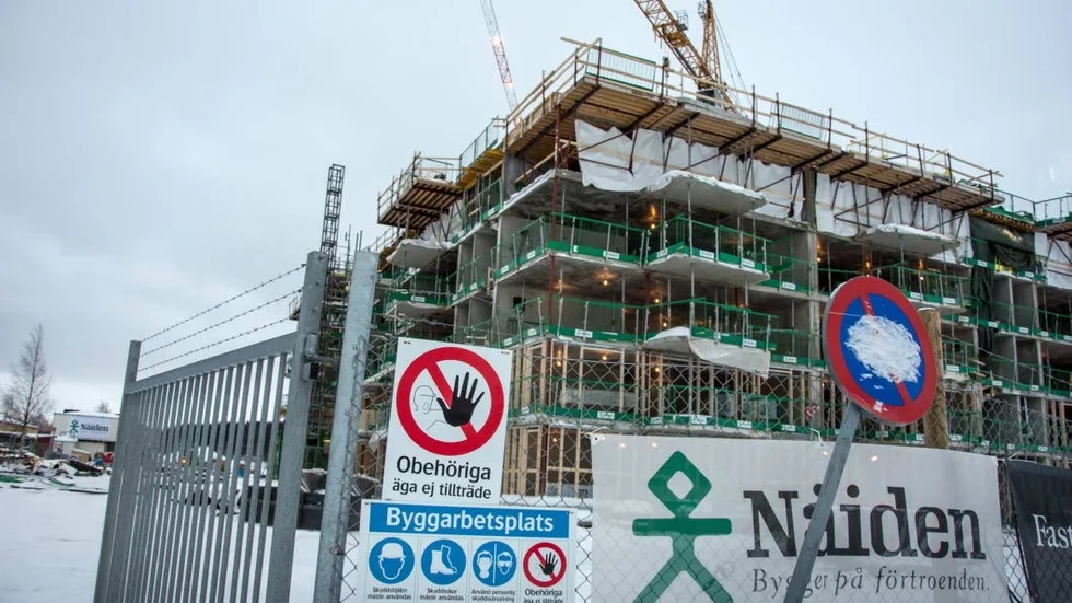 TREDJE FALLOLYCKAN. En byggjobbare föll "två-tre meter" vid en olycka inom Kuststad-projektet. Händelsen, som skedde den 9 februari 2018, var den tredje fallolyckan på kort tid för Nåiden.