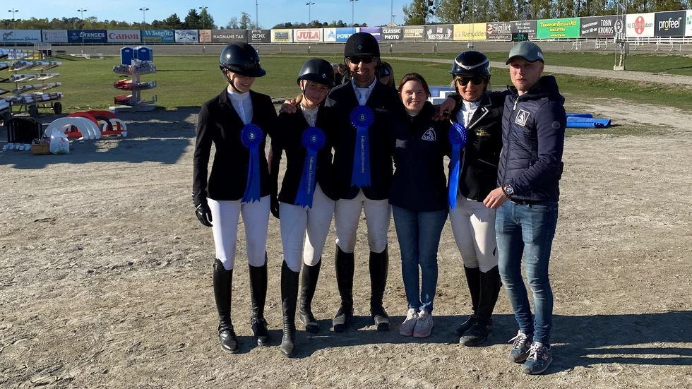 Klara för SM-semifinal. Södertäljelaget med ryttare från bland annat Västerljung, Vagnhärad och Nyköping, hade en kanonhelg på Sundbyholm.