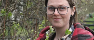 Efter jobbet är hon blomsterbonde • Har satt 4 000 tulpanlökar och 500 narcisser • "Att se något litet växa och bli jättestort är kul"