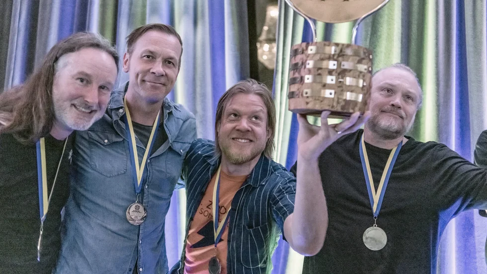 I drygt ett decennium har vinnarkvartetten i Dr Zoom & The Sonic Boom radat upp segrarna i både Popgiss och Mellangiss (namnet på den något mindre tävlingen som hålls vartannat år, omlott med Popgiss).