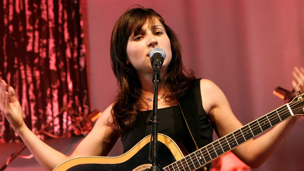 Laleh fyllde 40 år härom veckan och firade det med en jättekonsert på Ullevi. När hon spelade i Forsmarks kyrka 2007 var hon 25 och en ganska ny stjärna på artisthimlen.