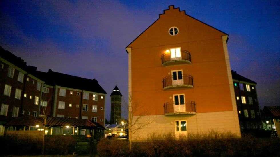 Boende. I en studentenkät svarade 39 procent av dem som var missnöjda med sitt boende att det berodde på att de inte fick bo där hela året.